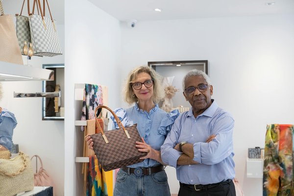 Tenue Parfaite pour un Mariage Estival : Conseils de Style et Élégance